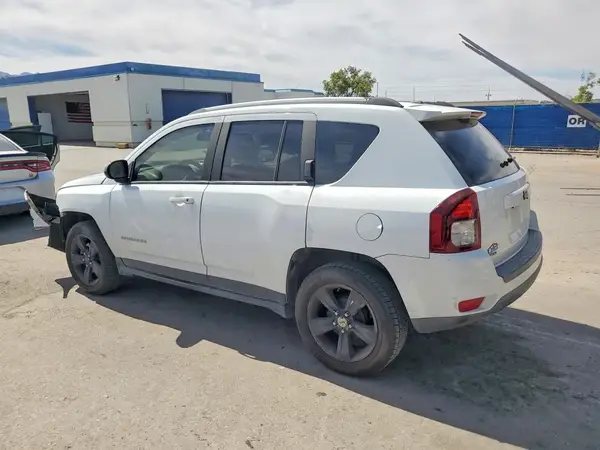 1C4NJCBA4GD615597 2016 JEEP COMPASS - Image 2
