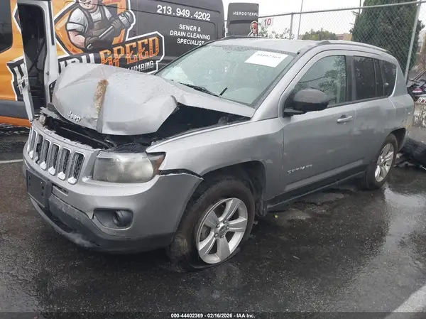 1C4NJCBA4GD621741 2016 JEEP COMPASS - Image 2