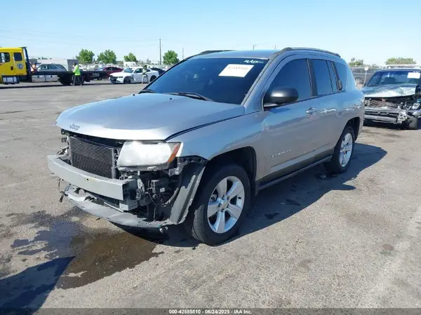 1C4NJCBA4GD675878 2016 JEEP COMPASS - Image 2