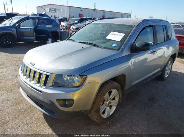 1C4NJCBA4GD812012 2016 JEEP COMPASS - Image 2
