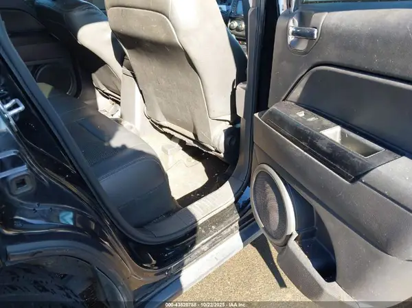 1C4NJCBA4HD186768 2017 JEEP COMPASS - Image 8