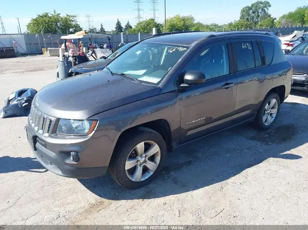 1C4NJCBA5GD611705 2016 JEEP COMPASS - Image 2