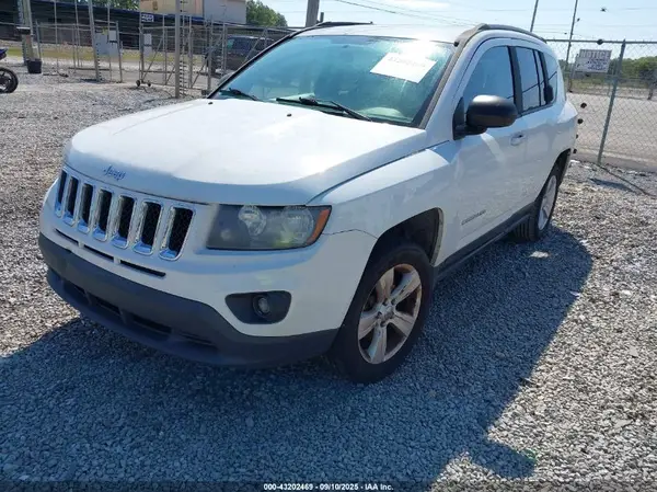 1C4NJCBA5GD641402 2016 JEEP COMPASS - Image 2