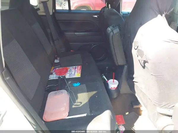 1C4NJCBA5GD641402 2016 JEEP COMPASS - Image 8