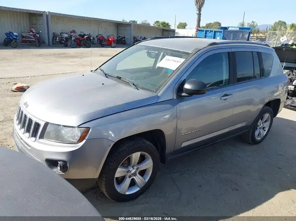 1C4NJCBA5GD648883 2016 JEEP COMPASS - Image 2