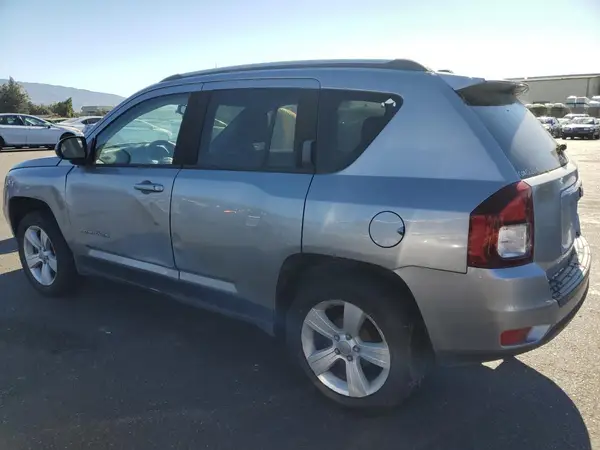 1C4NJCBA5GD688834 2016 JEEP COMPASS - Image 2