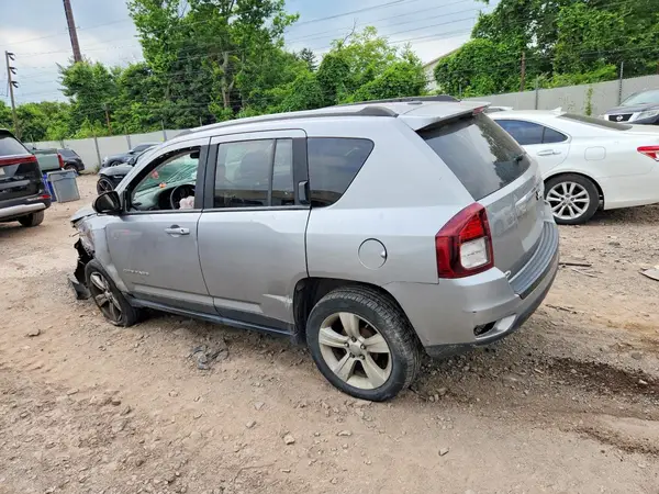 1C4NJCBA5GD812360 2016 JEEP COMPASS - Image 2