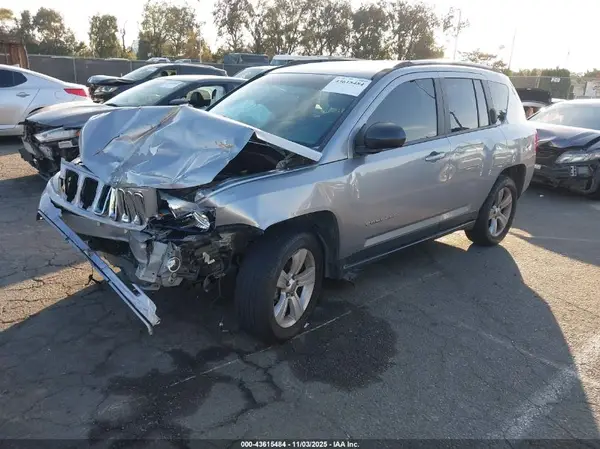 1C4NJCBA5HD124540 2017 JEEP COMPASS - Image 2