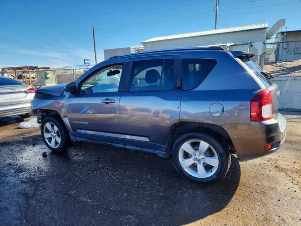 1C4NJCBA7GD633950 2016 JEEP COMPASS - Image 2