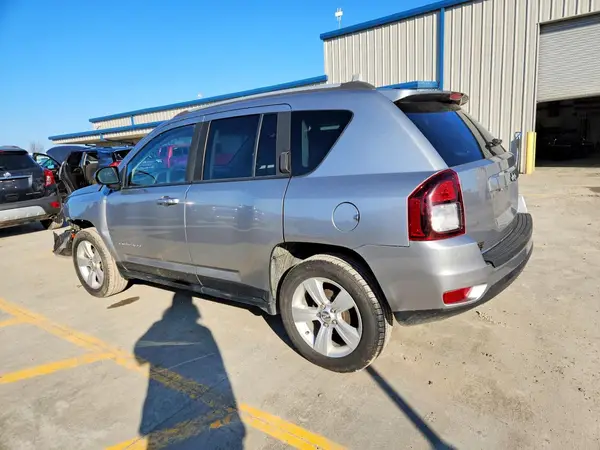 1C4NJCBA7GD675289 2016 JEEP COMPASS - Image 2