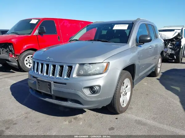 1C4NJCBA7GD715662 2016 JEEP COMPASS - Image 2