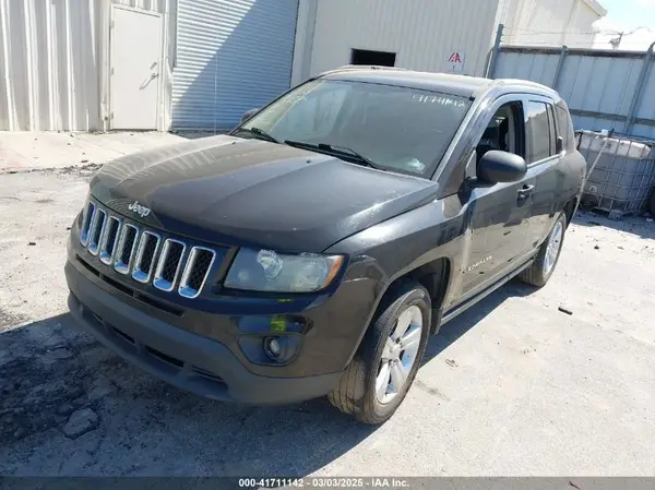 1C4NJCBA8GD525563 2016 JEEP COMPASS - Image 2