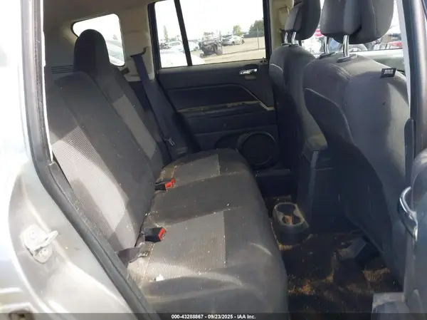 1C4NJCBA8GD560247 2016 JEEP COMPASS - Image 8