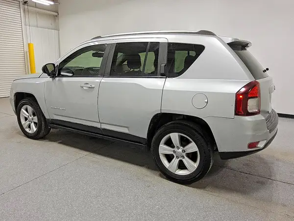 1C4NJCBA8GD621404 2016 JEEP COMPASS - Image 2