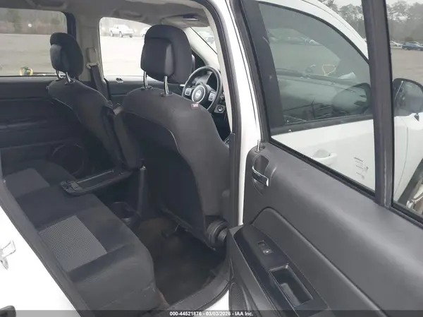 1C4NJCBA8GD664771 2016 JEEP COMPASS - Image 8