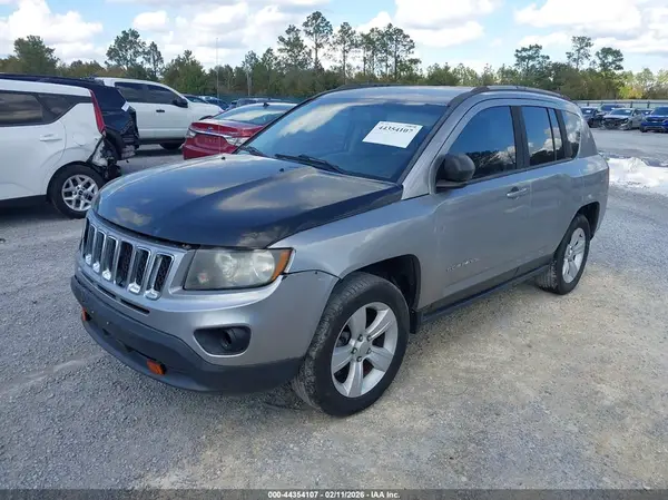 1C4NJCBA8GD681599 2016 JEEP COMPASS - Image 2