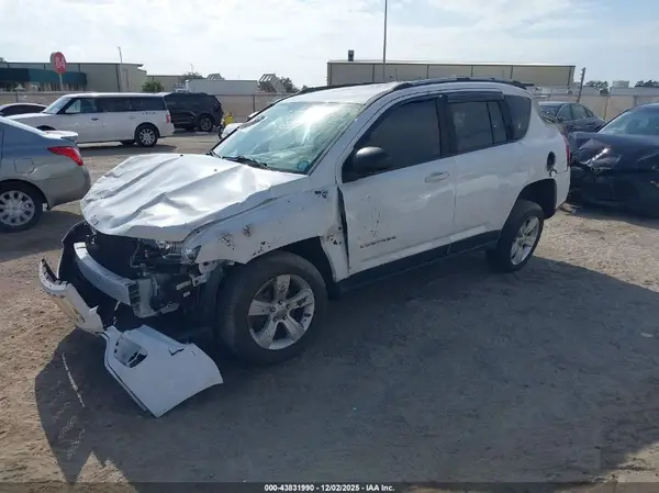 1C4NJCBA8GD743034 2016 JEEP COMPASS - Image 2