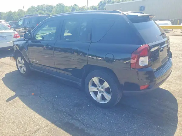 1C4NJCBA8HD124225 2017 JEEP COMPASS - Image 2