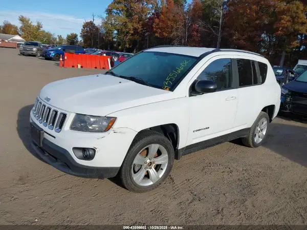 1C4NJCBA9GD552979 2016 JEEP COMPASS - Image 2