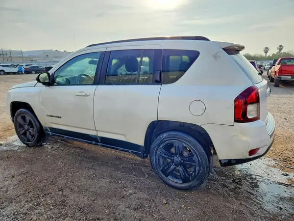 1C4NJCBA9GD560774 2016 JEEP COMPASS - Image 2