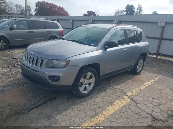 1C4NJCBA9GD560886 2016 JEEP COMPASS - Image 2