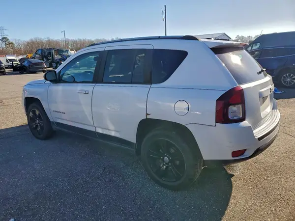 1C4NJCBA9GD568129 2016 JEEP COMPASS - Image 2