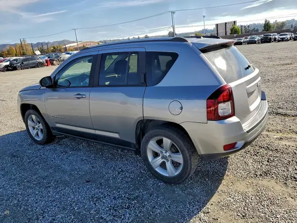 1C4NJCBA9GD743500 2016 JEEP COMPASS - Image 2