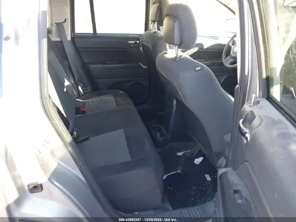 1C4NJCBAXGD525659 2016 JEEP COMPASS - Image 8