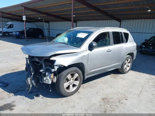 1C4NJCBAXGD615751 2016 JEEP COMPASS - Image 2