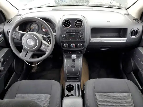 1C4NJCBAXHD117602 2017 JEEP COMPASS - Image 8