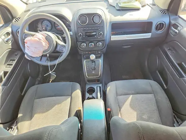 1C4NJCBAXHD147649 2017 JEEP COMPASS - Image 8