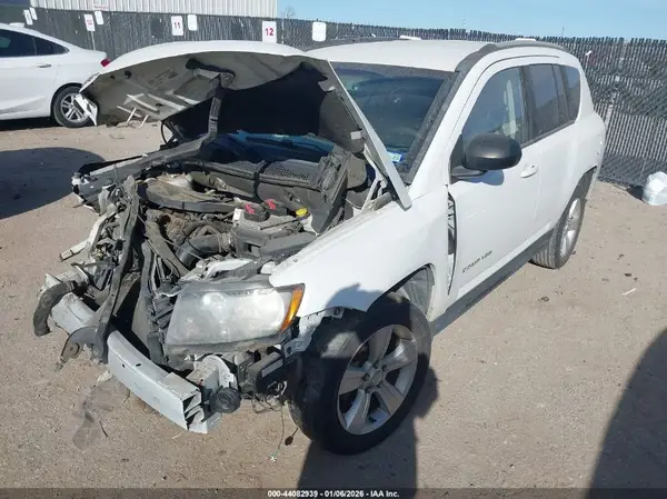 1C4NJCBB0GD604556 2016 JEEP COMPASS - Image 2