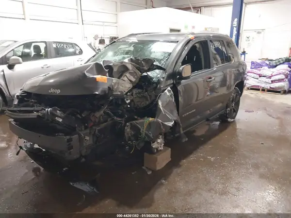 1C4NJCBB0GD732571 2016 JEEP COMPASS - Image 2