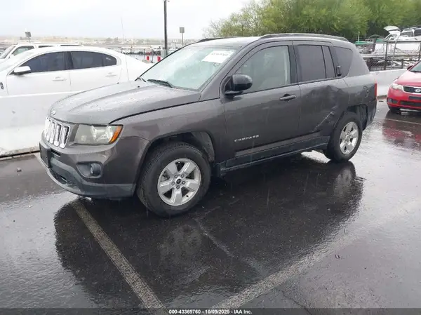 1C4NJCBB1GD589050 2016 JEEP COMPASS - Image 2