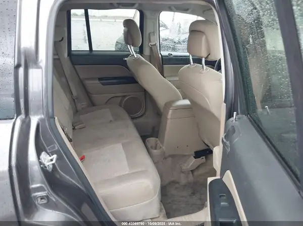 1C4NJCBB1GD589050 2016 JEEP COMPASS - Image 8