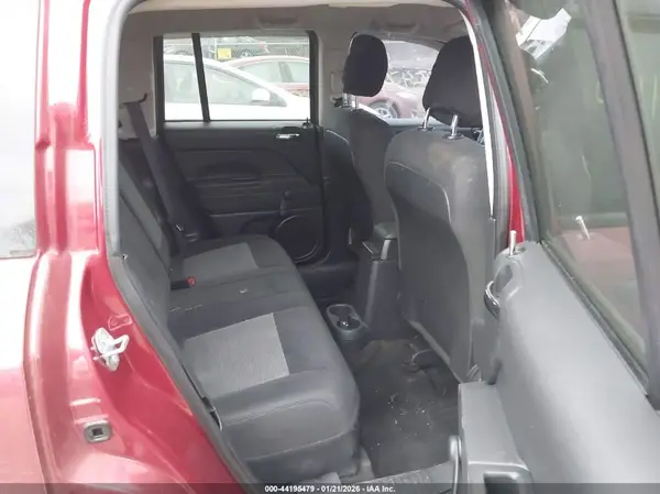 1C4NJCBB1HD132949 2017 JEEP COMPASS - Image 8
