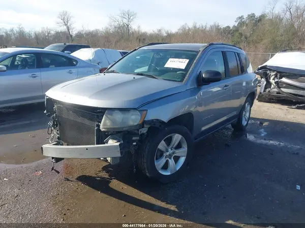 1C4NJCBB2GD506399 2016 JEEP COMPASS - Image 2