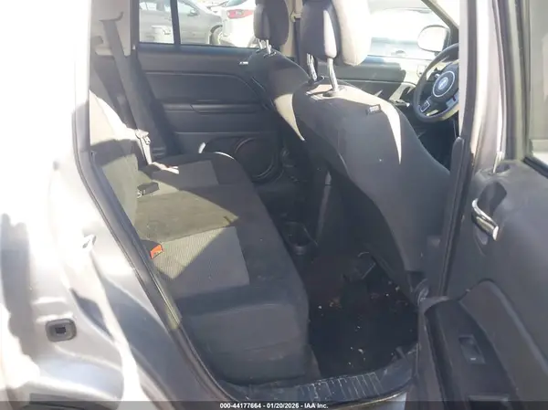 1C4NJCBB2GD506399 2016 JEEP COMPASS - Image 8