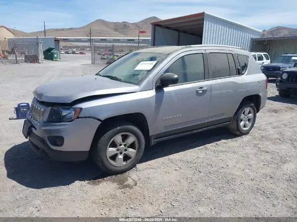 1C4NJCBB2GD577084 2016 JEEP COMPASS - Image 2