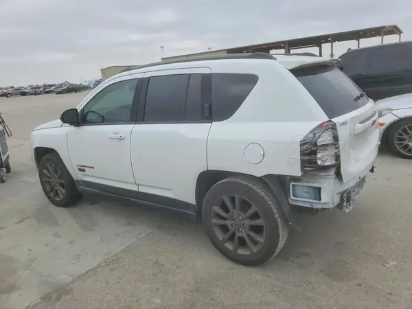 1C4NJCBB2GD726979 2016 JEEP COMPASS - Image 2