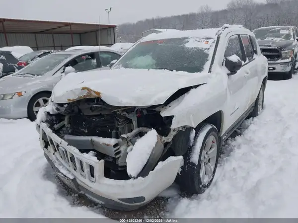 1C4NJCBB3GD506489 2016 JEEP COMPASS - Image 2