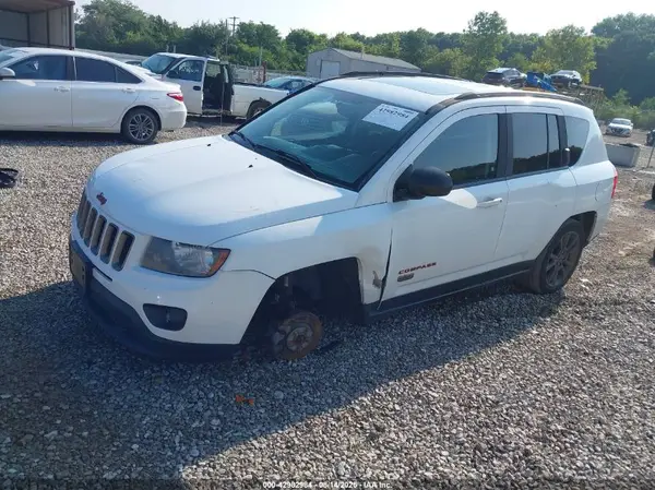 1C4NJCBB3GD703162 2016 JEEP COMPASS - Image 2