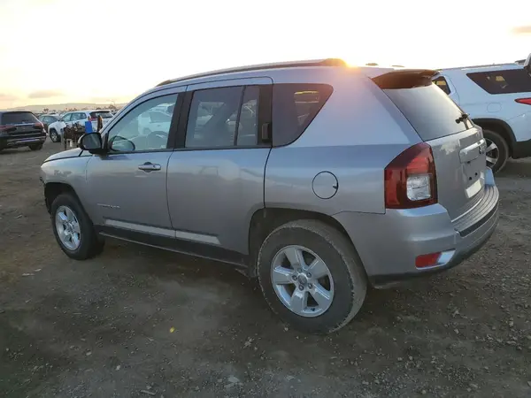 1C4NJCBB3GD748893 2016 JEEP COMPASS - Image 2