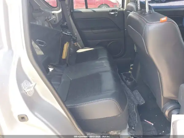 1C4NJCBB3GD804105 2016 JEEP COMPASS - Image 8