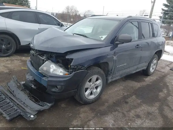 1C4NJCBB4HD117913 2017 JEEP COMPASS - Image 2