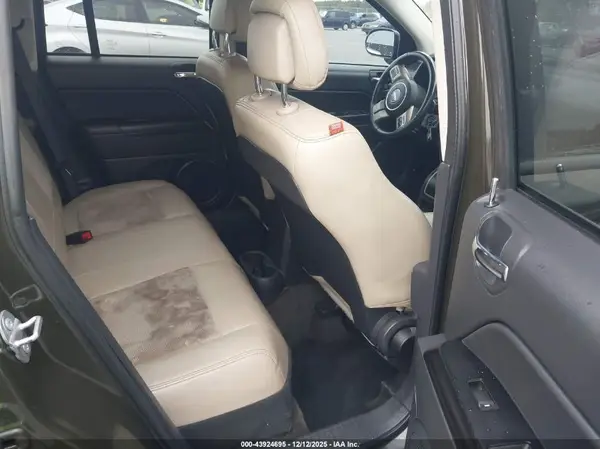 1C4NJCBB6HD103074 2017 JEEP COMPASS - Image 8