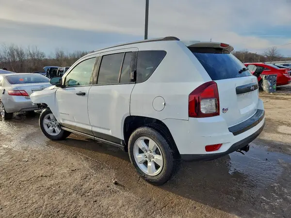1C4NJCBB7GD804740 2016 JEEP COMPASS - Image 2