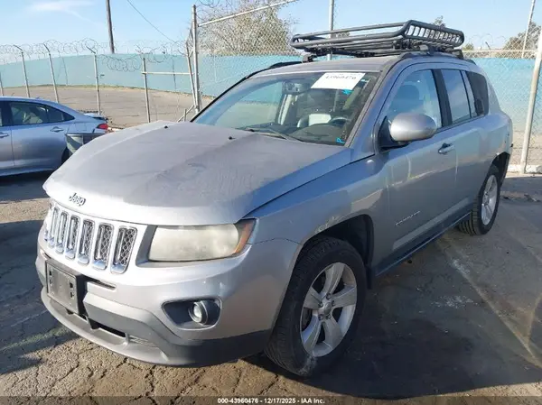 1C4NJCEA0GD620579 2016 JEEP COMPASS - Image 2