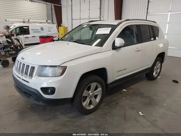1C4NJCEA1GD599676 2016 JEEP COMPASS - Image 2