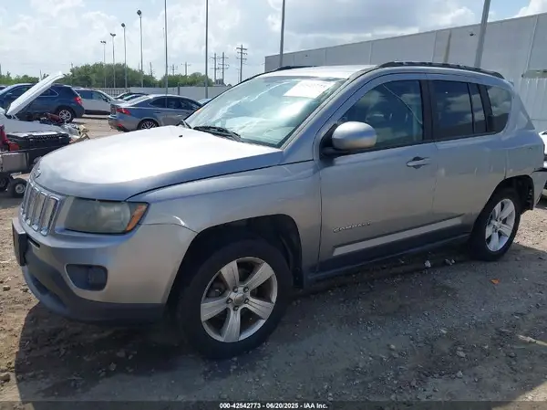 1C4NJCEA1GD640811 2016 JEEP COMPASS - Image 2